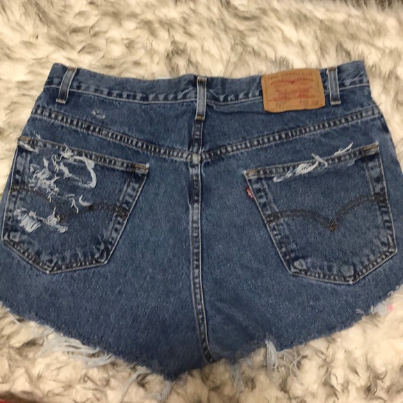 Distressed Levi Jean Shorts - Picture 2 of 3
